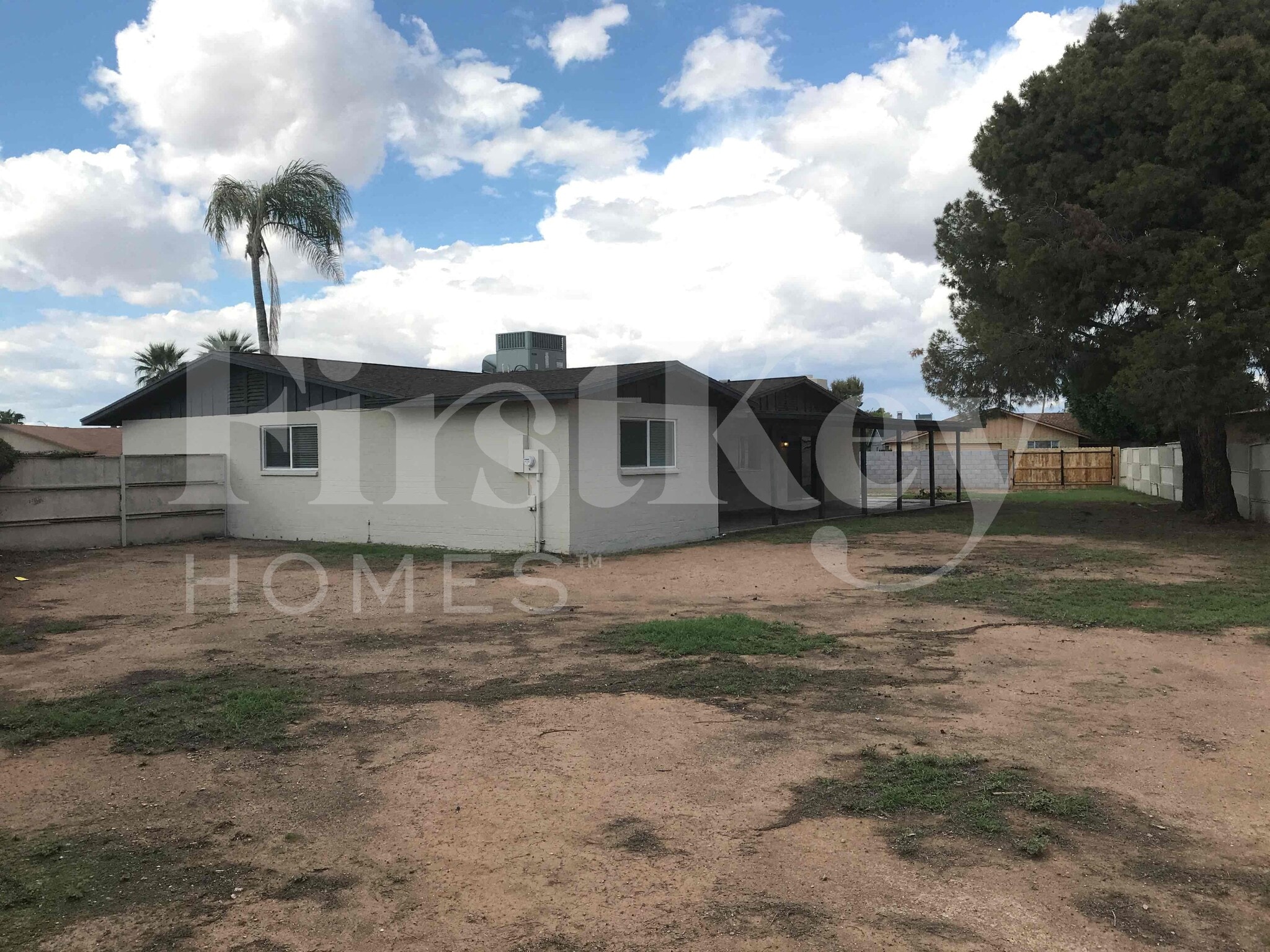 Building Photo - 4809 W Laurel Ln