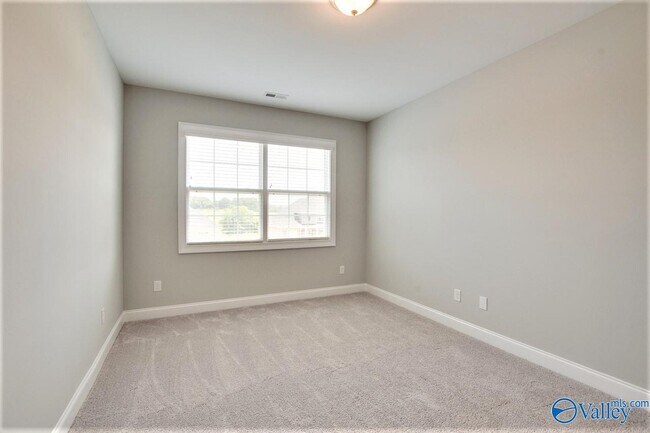 Building Photo - 330 Merrydale Dr
