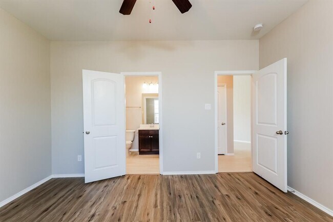 Building Photo - 5647 Claymore Meadow Ln