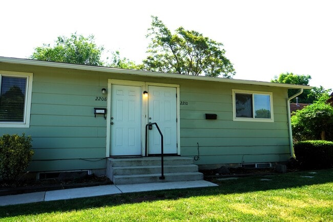 Primary Photo - 2210 S Owyhee St