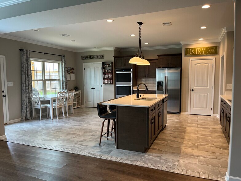 Building Photo - 1529 Kestrel Dr