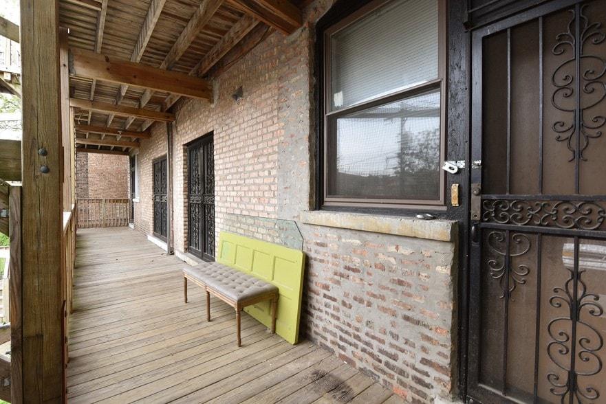deck - 5121 S Ingleside Ave