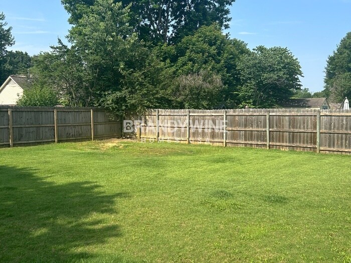 Building Photo - 8077 Sandywood Ln