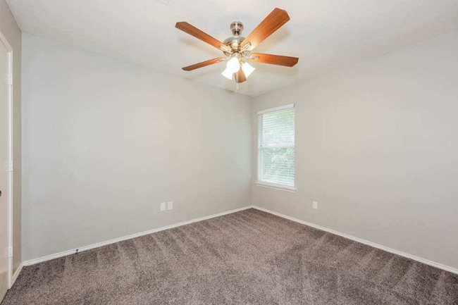 Building Photo - 609 Nightshade Dr