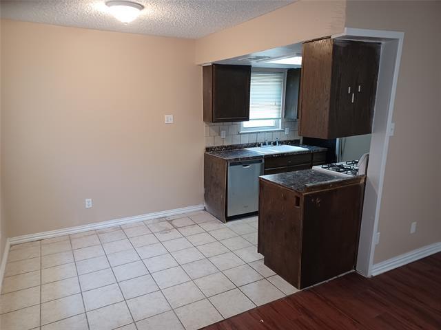 Building Photo - 4110 Fernwood Dr