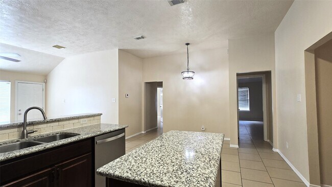 Building Photo - 5922 Whitwell Dr