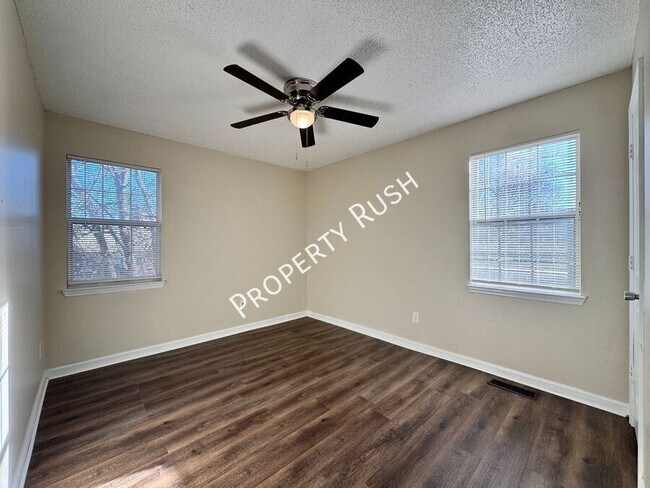 Building Photo - 4320 Ohls Ave