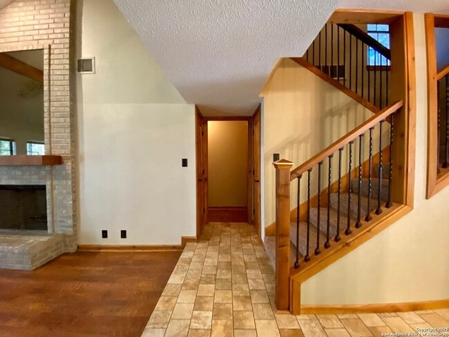 Building Photo - 8911 Shady Leaf