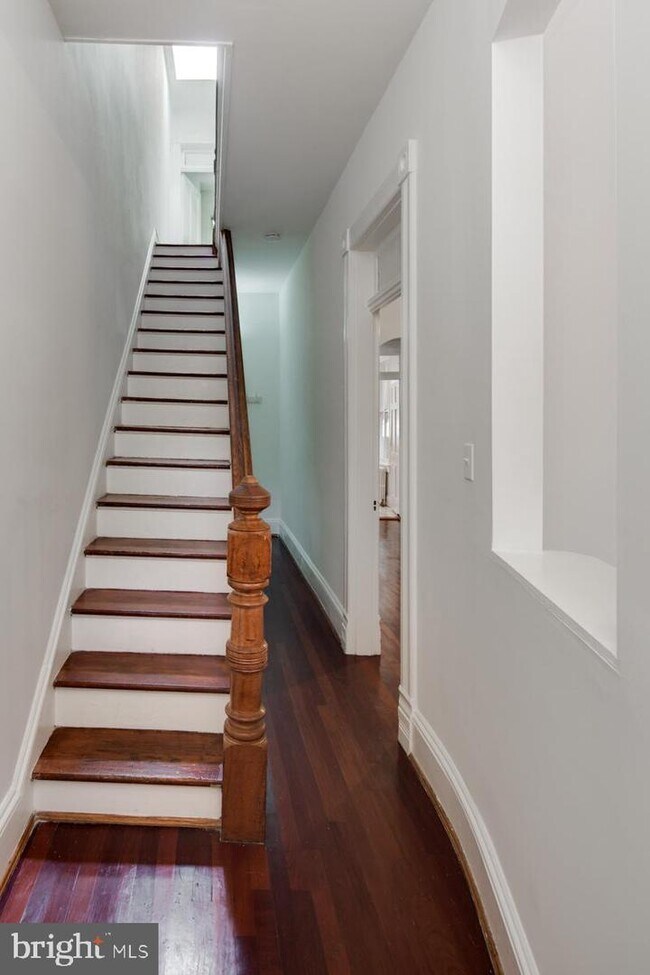 Building Photo - 1322 35th St NW