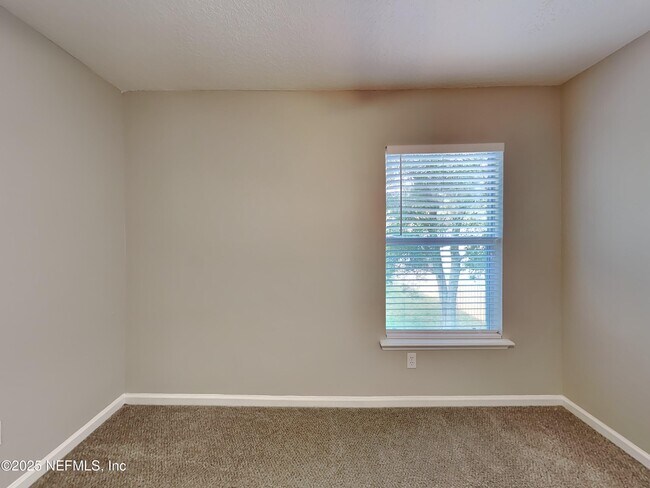 Building Photo - 10818 Birchard Ln