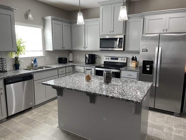 Building Photo - 354 Thorp Circle