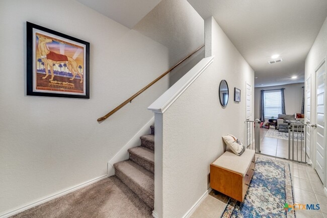 Building Photo - 2421 Ayers Dr
