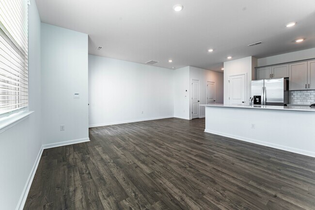 Building Photo - 370 Freestall Dr