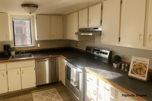 Building Photo - Pleasant Gunbarrel home 3/2.5/2 car