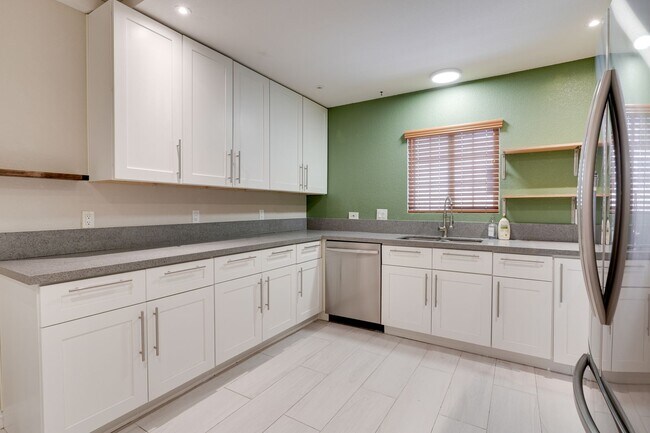 Building Photo - Charming 3-Bedroom Home in Historic John S...