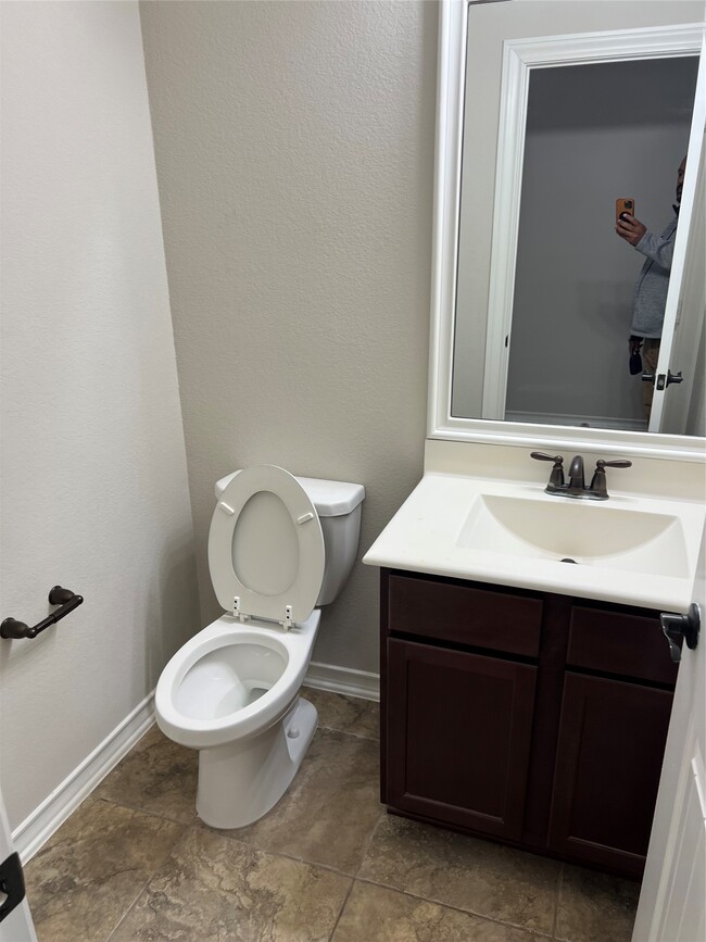 Building Photo - 3518 Christopher Dr