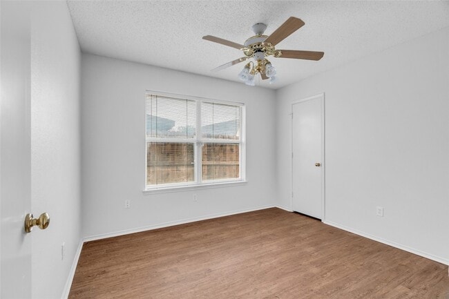 Building Photo - 8464 Ruthette Dr