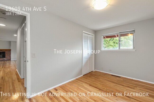 Building Photo - Beautifully updated 3 bed/1.75 bath in Des...