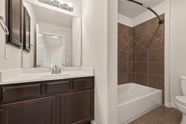 Building Photo - 8908 Clovermist Dr