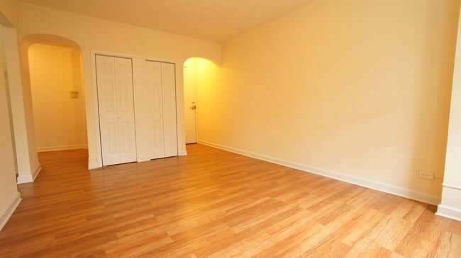 Interior Photo - 5417 Kenmore LLC