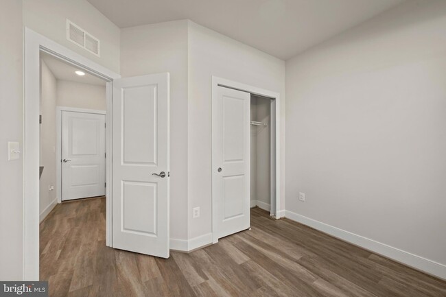 Building Photo - 148 Stowe Dr