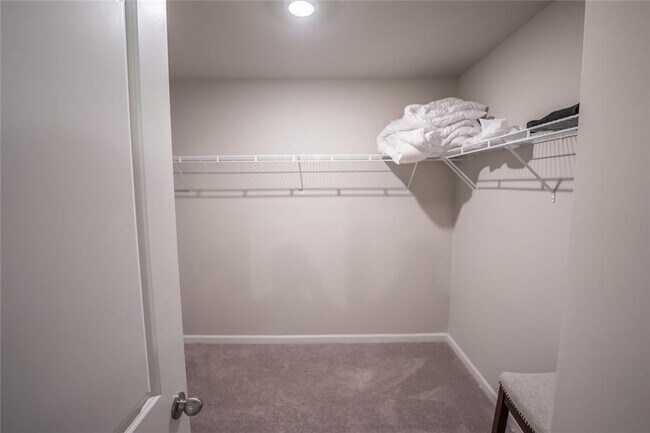 Building Photo - 454 Burgundy Terrace SE