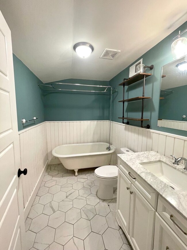 Building Photo - Find Your Fall Sanctuary
