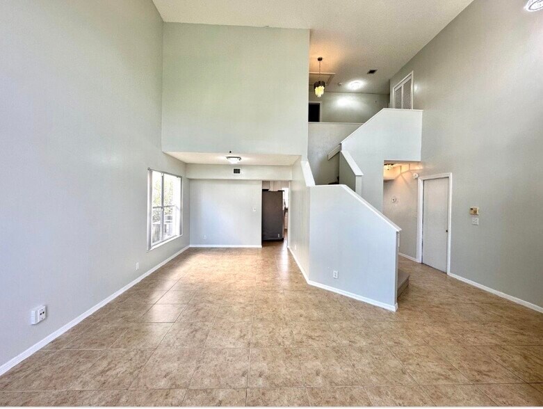 Building Photo - 2698 Linkside Dr