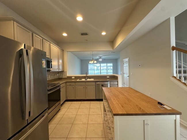 Building Photo - Bartram Townhome, Gated Community with Awesome Views!
