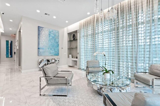 Building Photo - 176 4th Ave NE