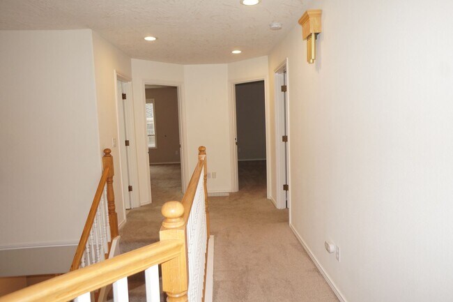 Building Photo - NW Portland Forest Heights Beauty. Flat backyard!