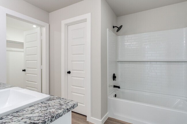 Building Photo - Brand New 4/2 in South Lubbock!