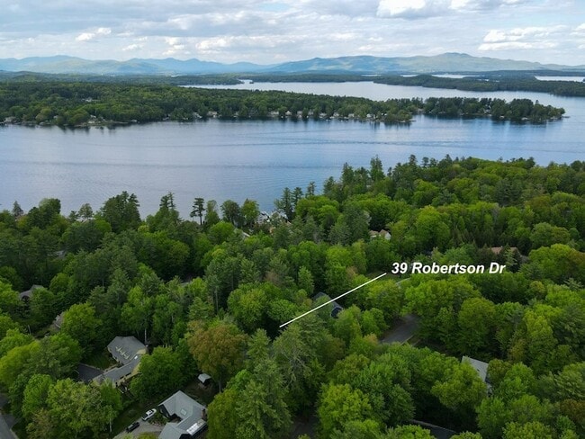 Building Photo - 39 Robertson Dr