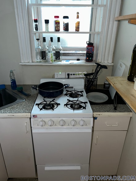 Building Photo - 211 Park Dr