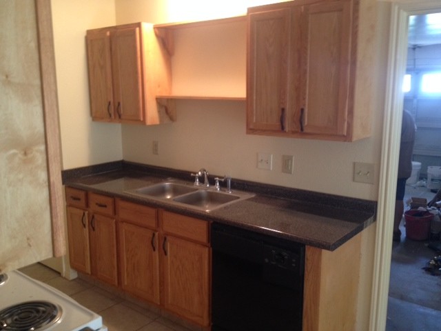 Building Photo - 2408 Skyline Dr