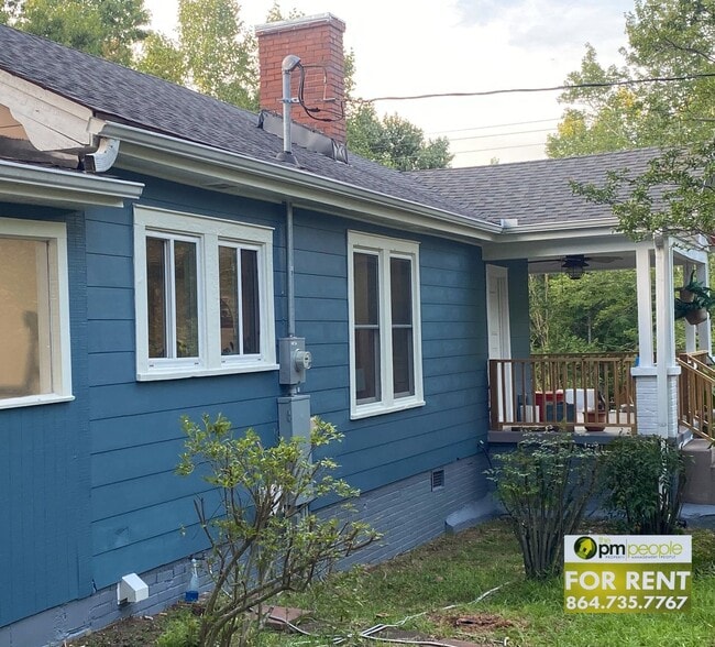 Building Photo - Beautiful Property with 3/1.5 Home!