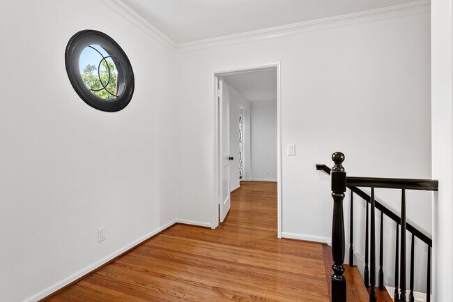Building Photo - 11053 Strathmore Dr