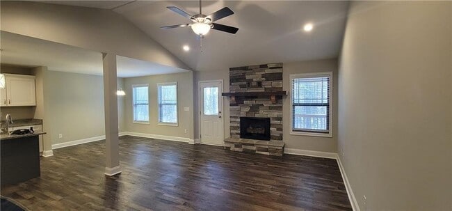 Building Photo - 123 Ridge Crest Ct