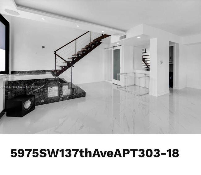 Building Photo - 5975 SW 137th Ave