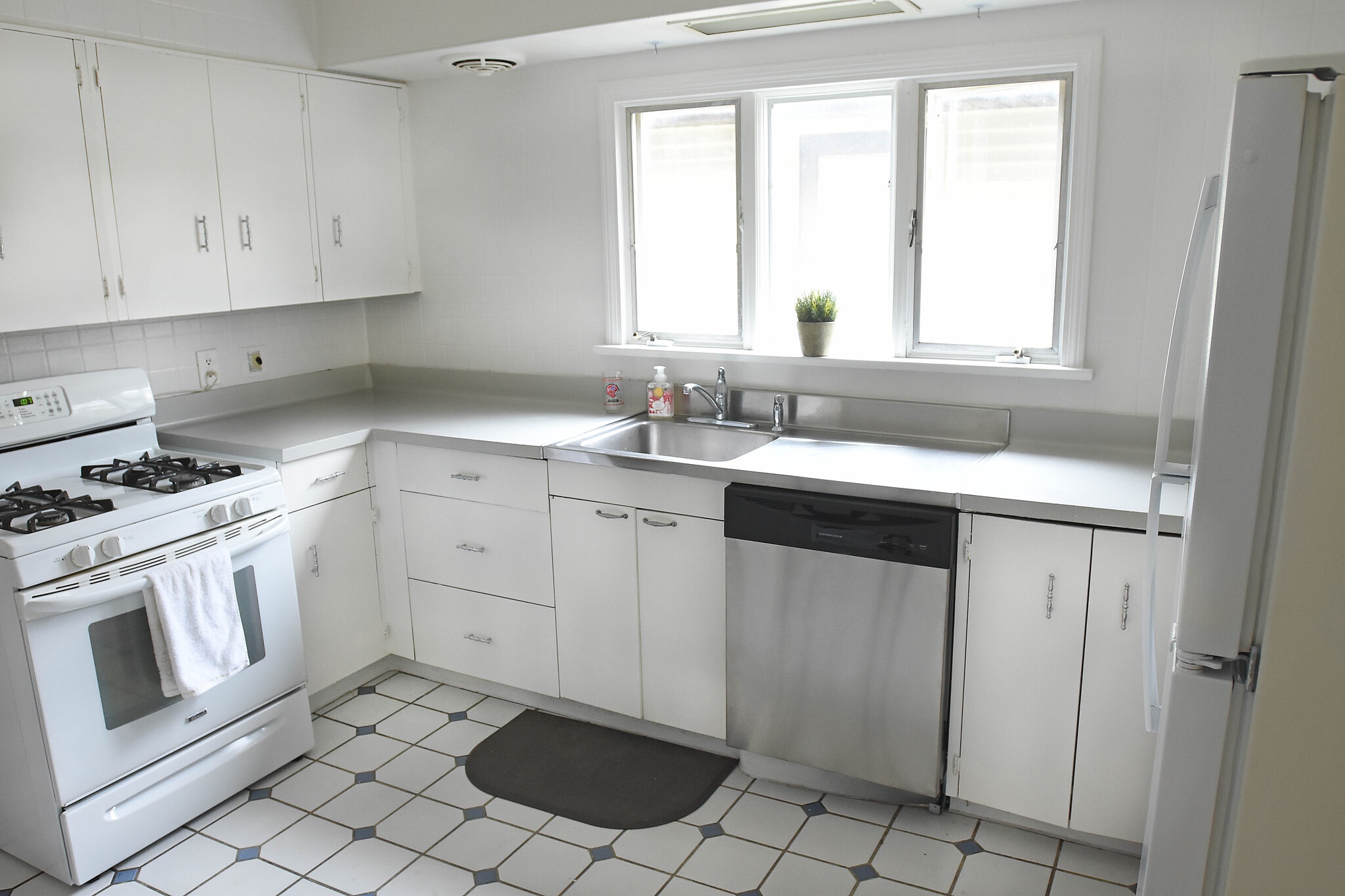 Kitchen - 61 Manchester Pl