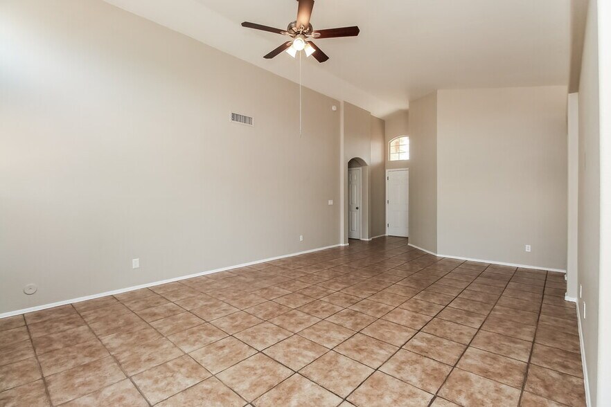 Building Photo - 1702 W Jupiter Way