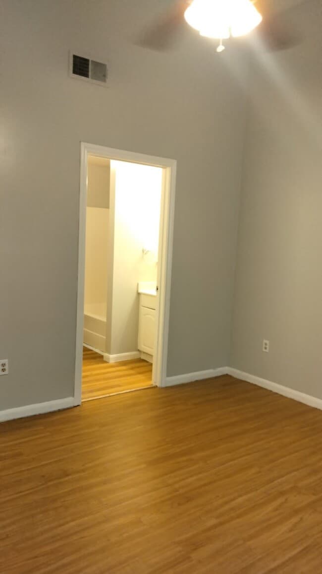 Building Photo - 40 Sunset Rdg Ln