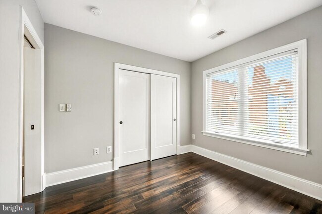 Building Photo - 1514 8th St NW