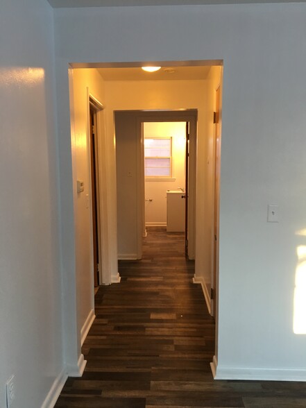Building Photo - 1515 Kensington Dr