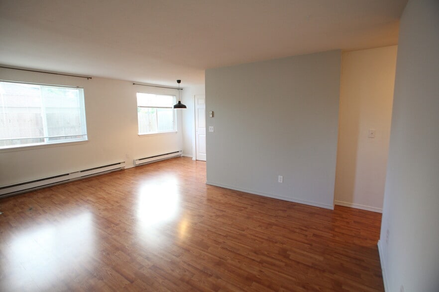 Building Photo - 4923 SE 71st Ave