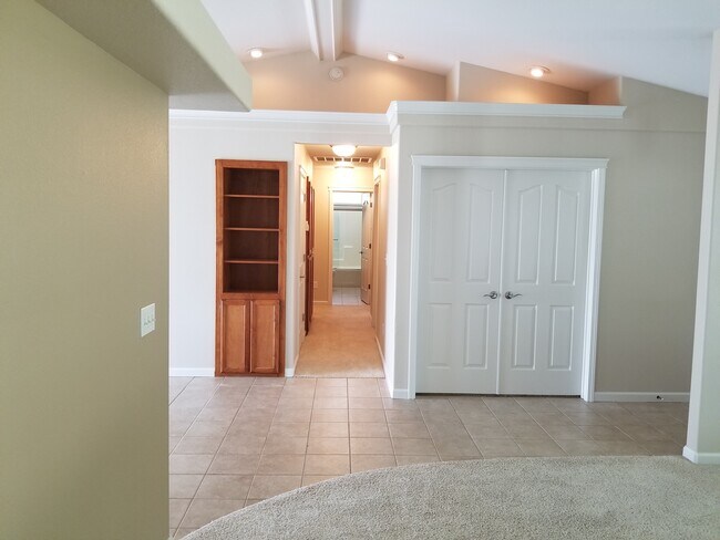 Building Photo - 4057 Saffron Way