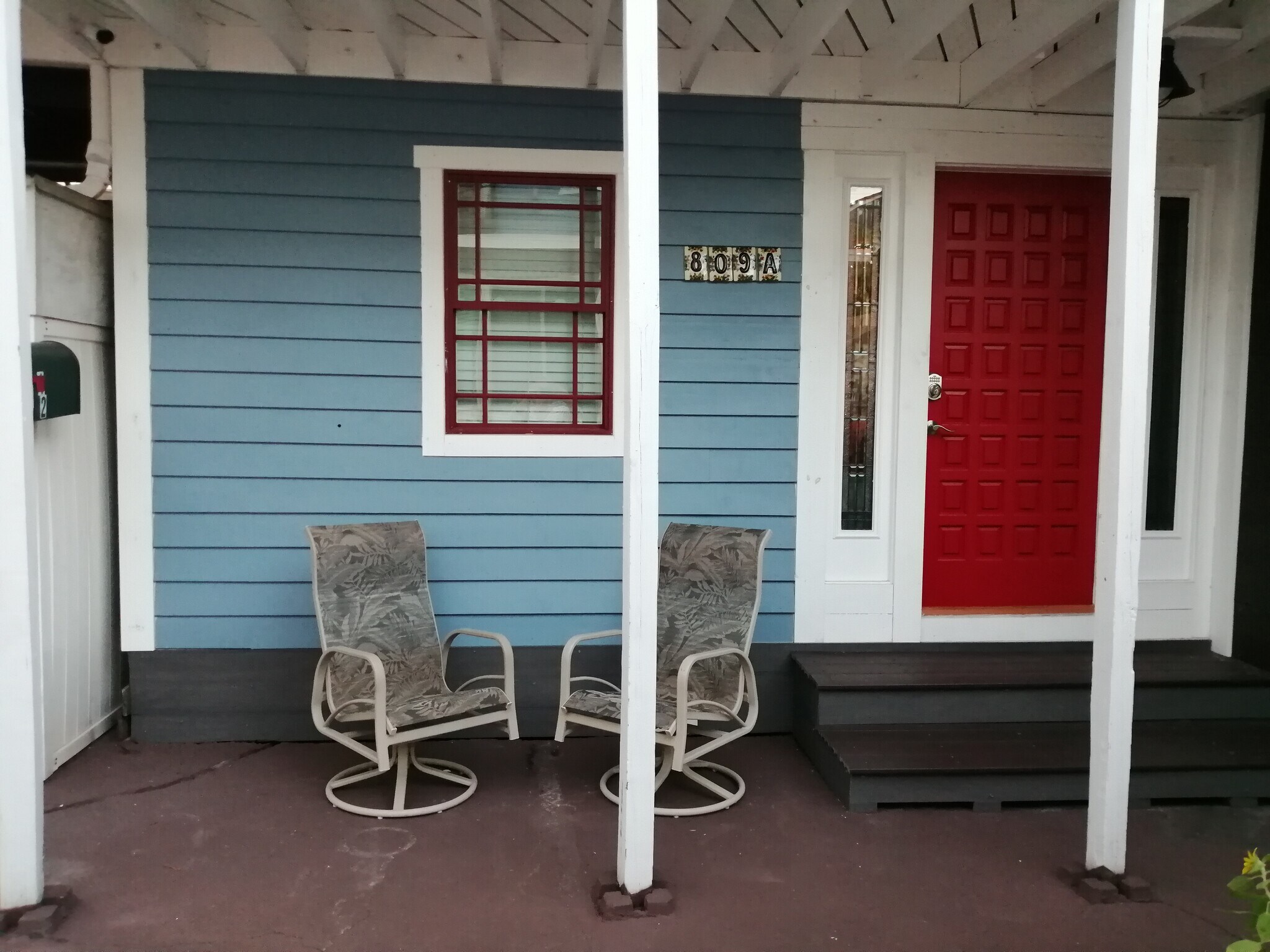 Building Photo - 809 4th Ave N