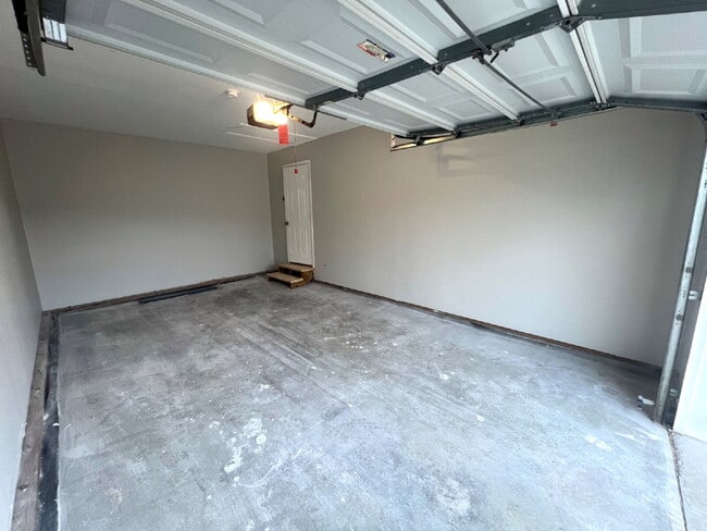 Building Photo - 3409 Dailey Rd