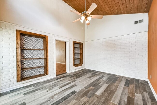 Building Photo - 16031 Birch Vale Dr