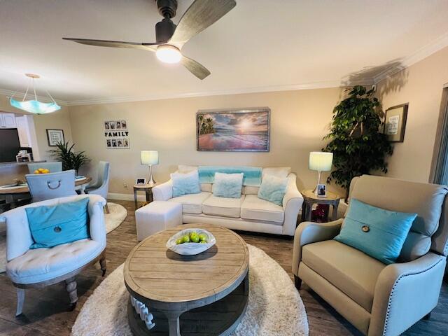 Building Photo - 100 Pelican Pointe Dr